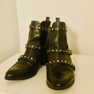 Leather stud boots size:9